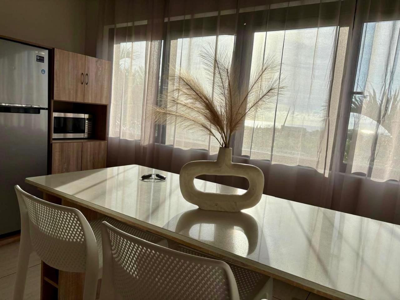 Stunning 3-Bedroom Apartment With Private Rooftop Terrace & Gorgeous Pool Flic-en-Flacq Exterior foto
